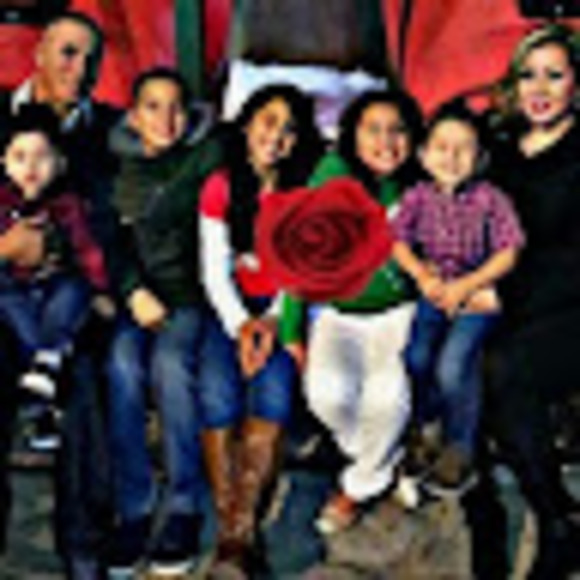 Meet your Posher, Rachel - Picture 1 of 1